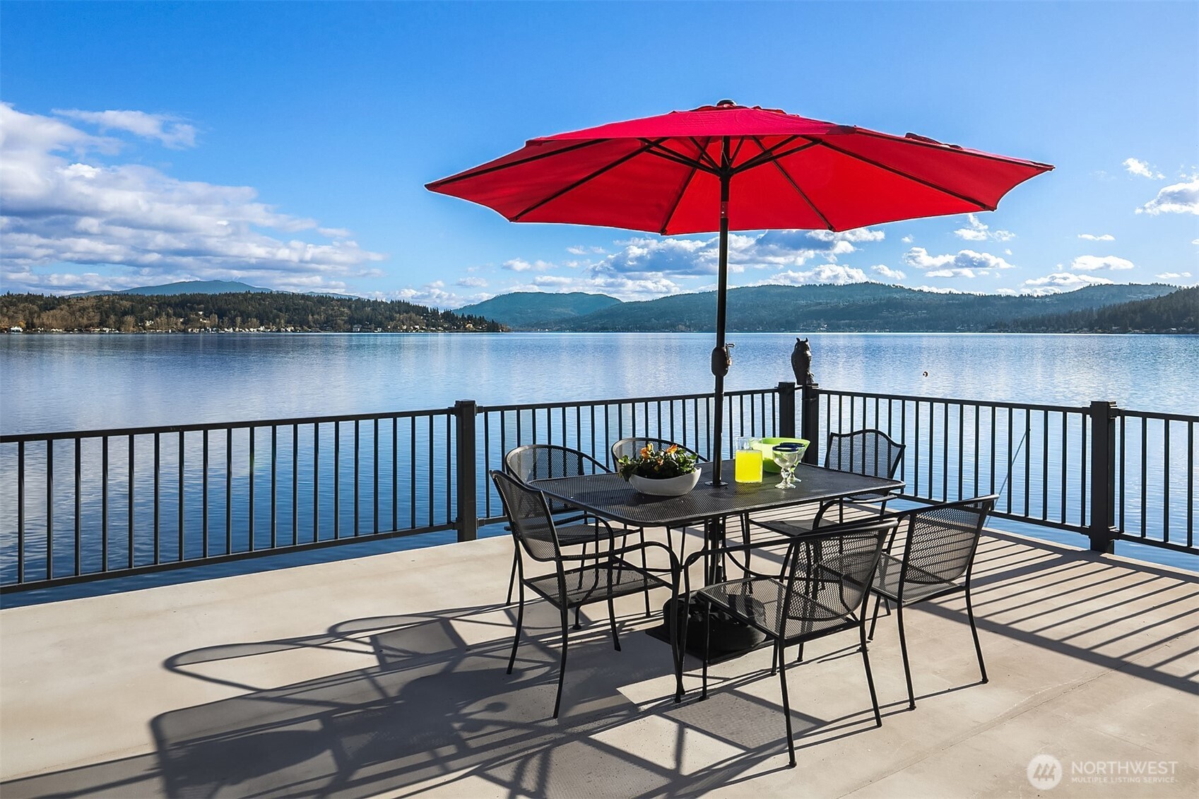 650 Lake Sammamish Lane NE