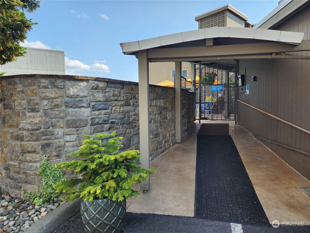 Photo of 65 Kirkland Avenue #108, Kirkland, WA 98033 (MLS # 2074495)