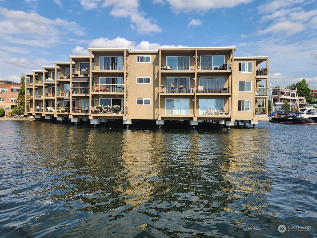 Photo of 65 Kirkland Avenue #108, Kirkland, WA 98033 (MLS # 2074495)