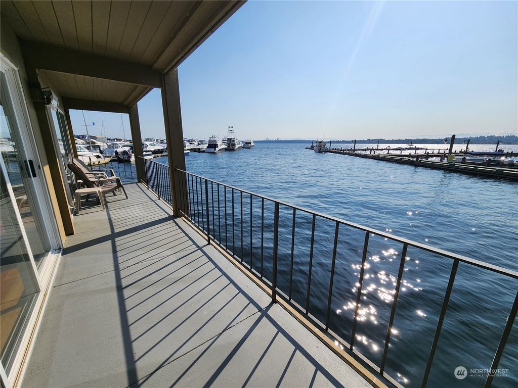 Photo of 65 Kirkland Avenue #108, Kirkland, WA 98033 (MLS # 2074495)