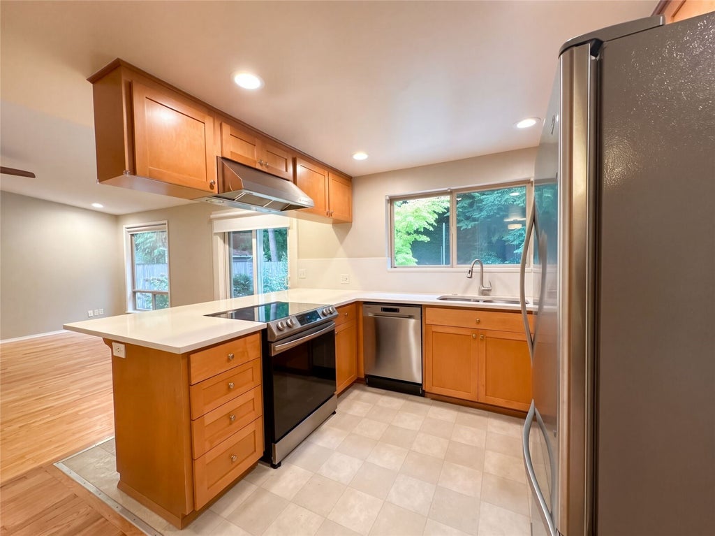 Photo of 10401 130th Street, Kirkland, WA 98034 (MLS # 2595239)