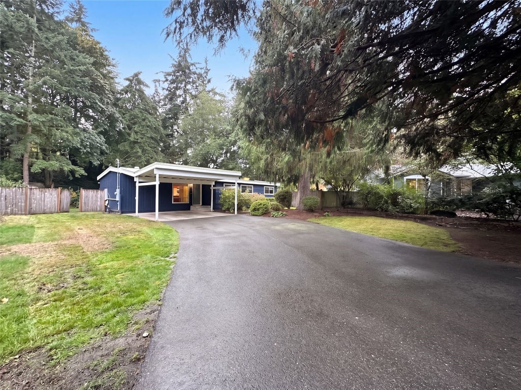 Photo of 10401 130th Street, Kirkland, WA 98034 (MLS # 2595239)
