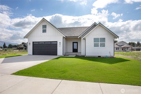 Photo of 321 W 4th Street, Everson, WA 98247 (MLS # 2582557)