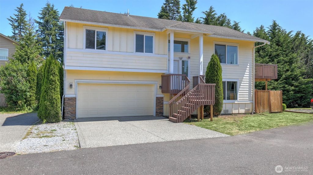 Photo of 12421 28th Avenue W, Everett, WA 98204 (MLS # 2395750)