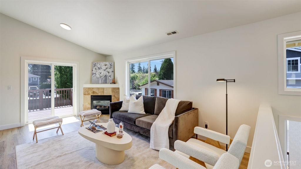 Photo of 12421 28th Avenue W, Everett, WA 98204 (MLS # 2395750)