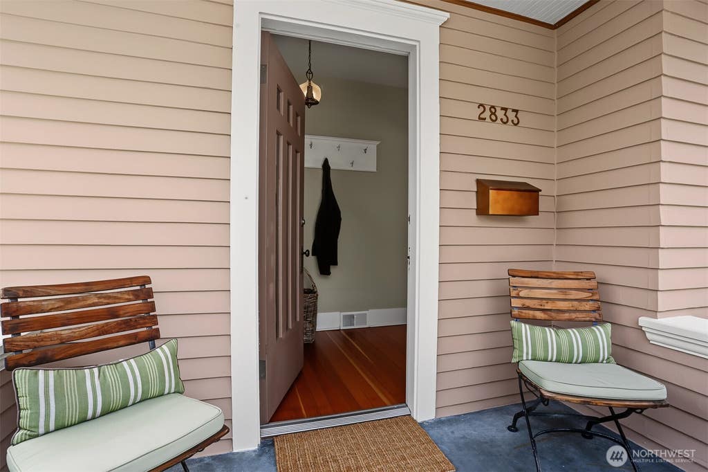 Photo of 2833 NW 69th Street, Seattle, WA 98117 (MLS # 2571352)