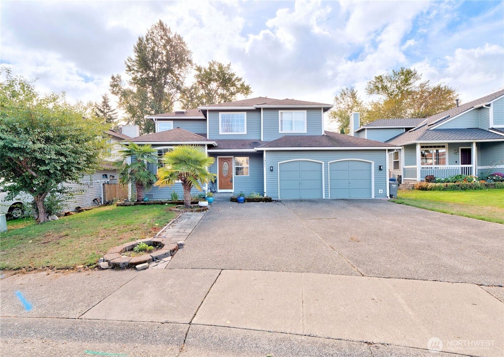 Photo of 1921 SW 331st Place, Federal Way, WA 98023 (MLS # 2588450)
