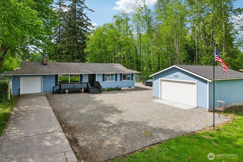 Photo of 16625 190th AVE AVE SE, Renton, WA 98058 (MLS # 2524134)