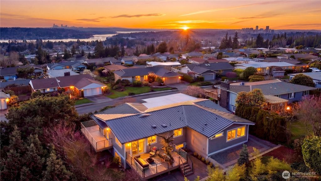 Photo of 4502 134th Place SE, Bellevue, WA 98006 (MLS # 2497790)