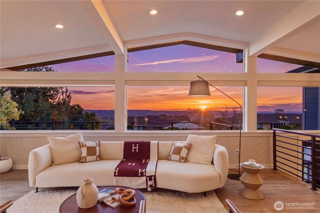 Photo of 4502 134th Place SE, Bellevue, WA 98006 (MLS # 2497790)