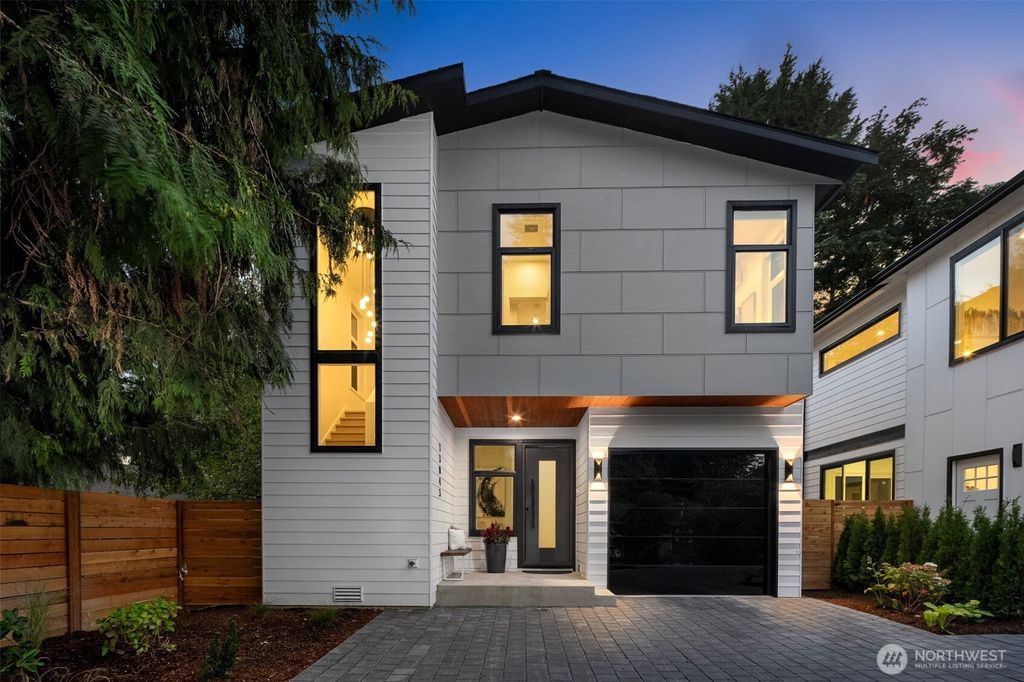 Photo of 13043 111th Avenue NE, Kirkland, WA 98034 (MLS # 2414075)