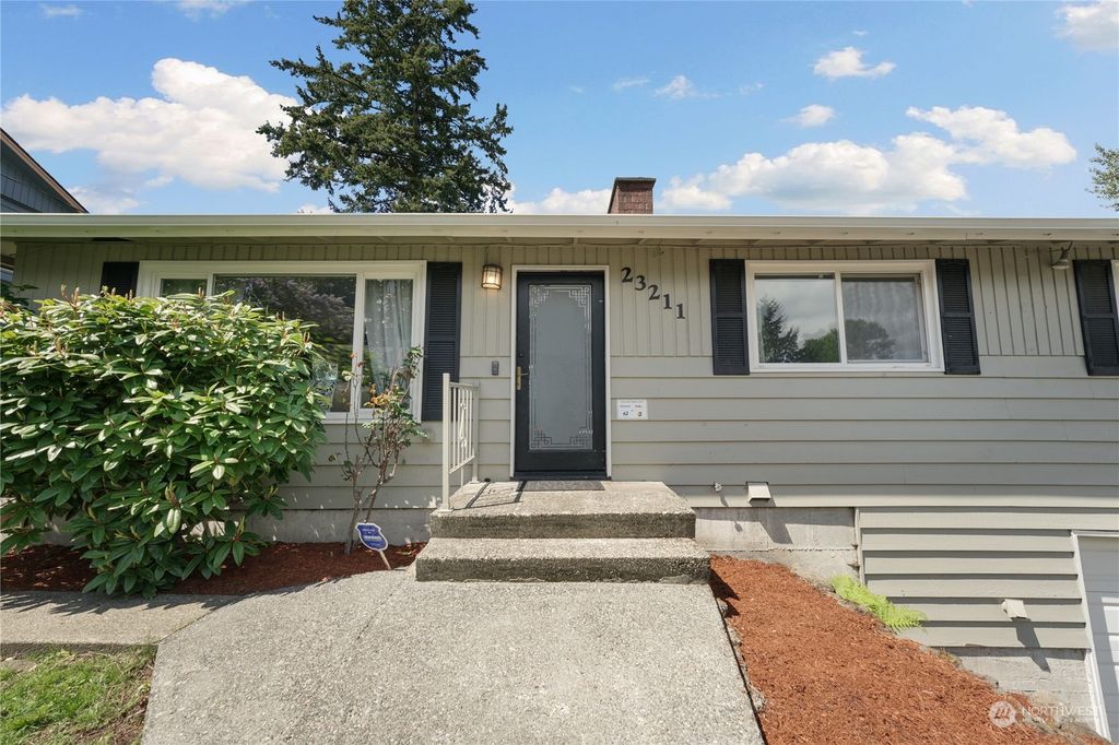 Photo of 23211 28th Avenue S, Des Moines, WA 98189 (MLS # 2067162)
