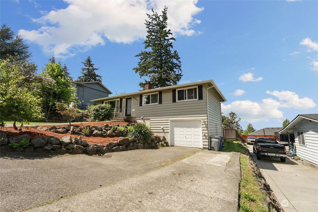 Photo of 23211 28th Avenue S, Des Moines, WA 98189 (MLS # 2067162)