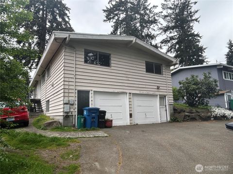 Photo of 11718 5th Avenue NE, Seattle, WA 98125 (MLS # 2518717)