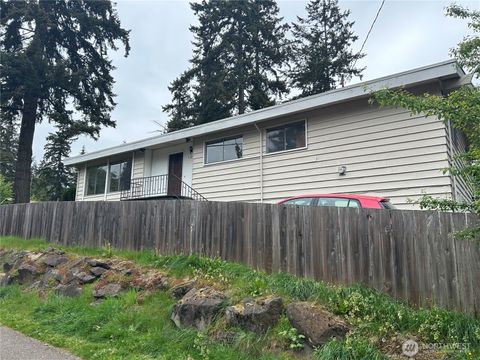 Photo of 11718 5th Avenue NE, Seattle, WA 98125 (MLS # 2518717)