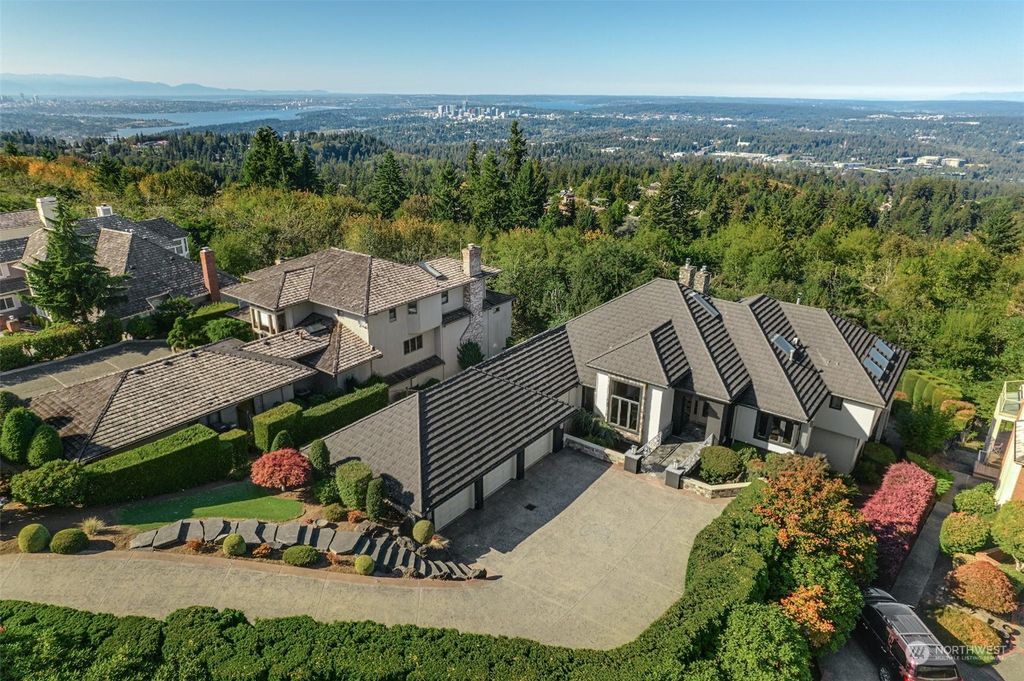 Photo of 15651 SE 54th Street, Bellevue, WA 98006 (MLS # 1999273)