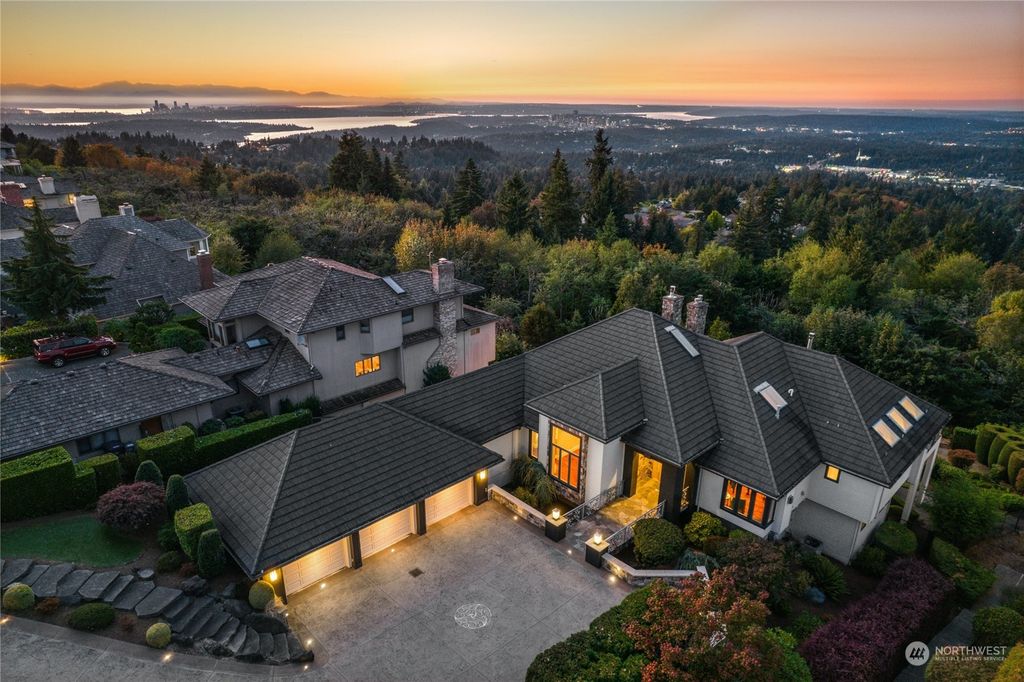 Photo of 15651 SE 54th Street, Bellevue, WA 98006 (MLS # 1999273)