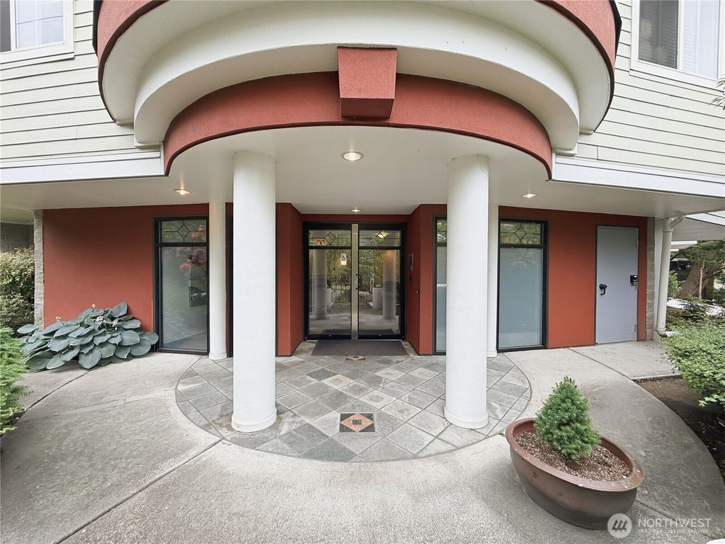 Photo of 232 Belmont Avenue E #202, Seattle, WA 98102 (MLS # 2535256)