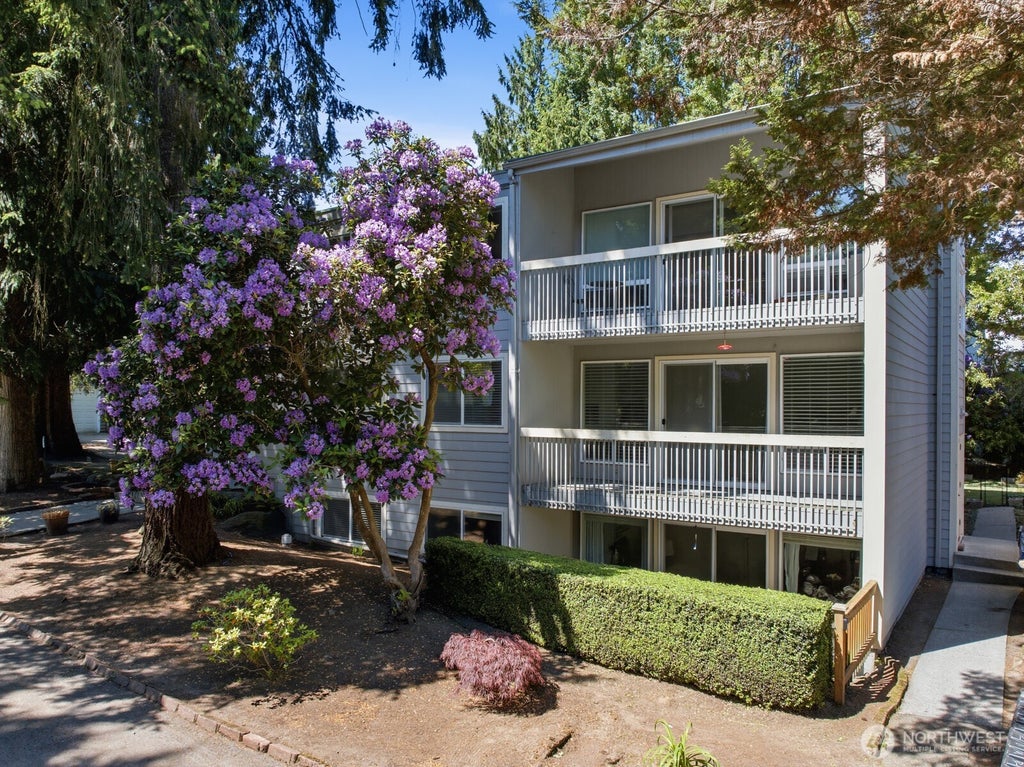 Photo of 3510 W Elmore Street, Seattle, WA 98199 (MLS # 2537323)