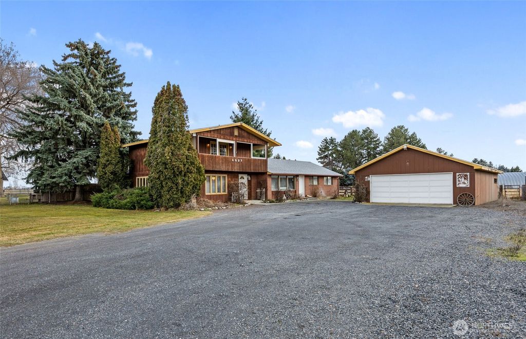 Photo of 4537 Dunn Street NE, Moses Lake, WA 98837 (MLS # 2481737)