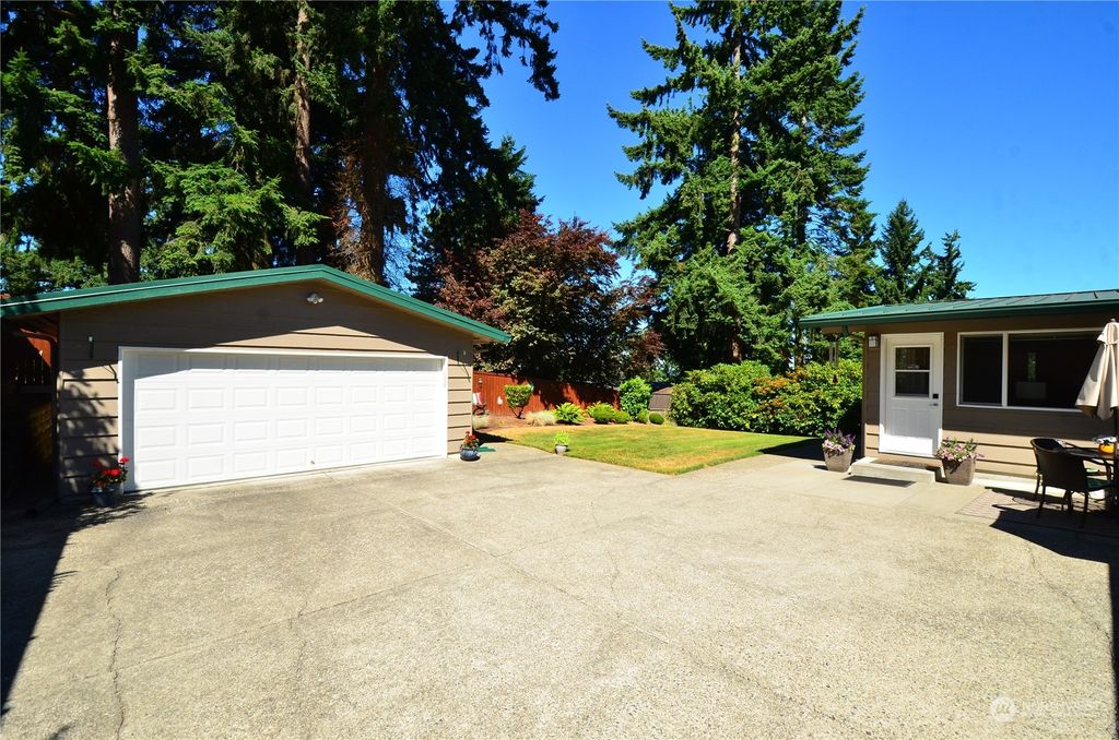 Photo of 15707 83rd Avenue NE, Kenmore, WA 98028 (MLS # 2141378)