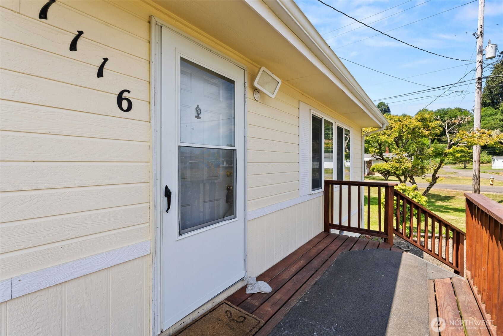 1116 Second Street W