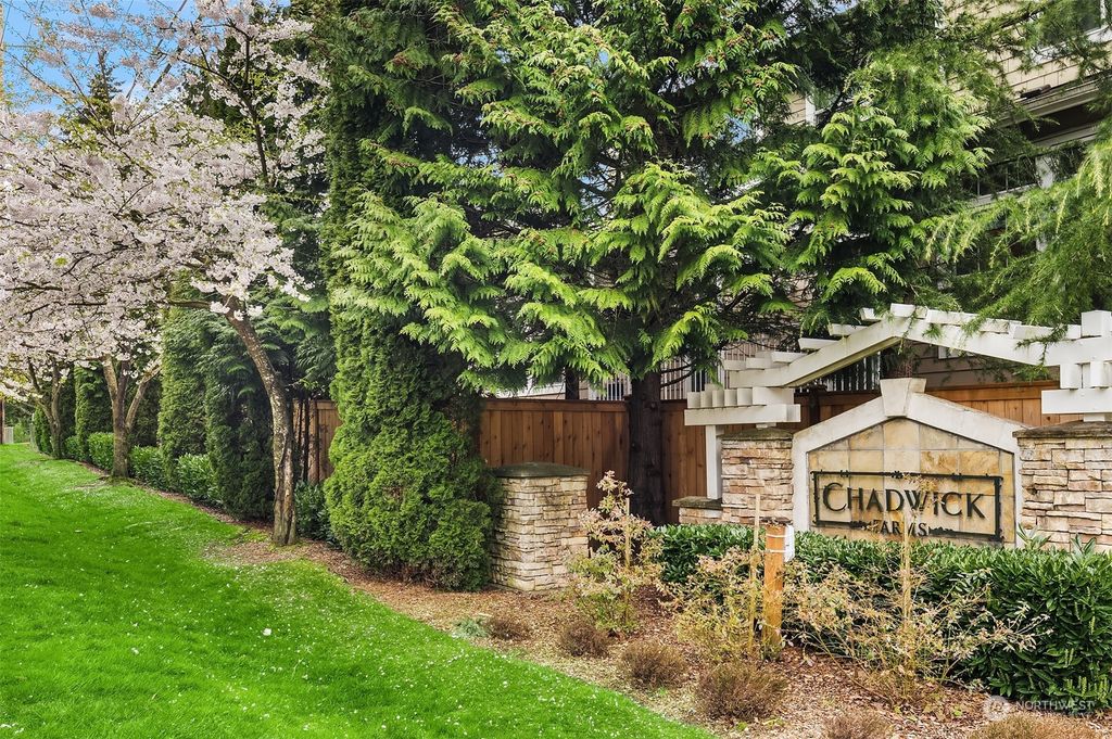 Photo of 8318 NE 140th Street #K, Kirkland, WA 98034 (MLS # 2055987)