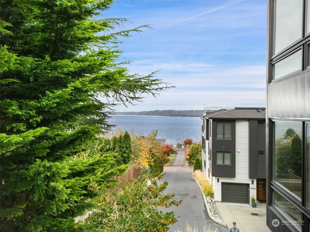 Photo of 23840 7 Avenue S #B101, Des Moines, WA 98198 (MLS # 2312131)