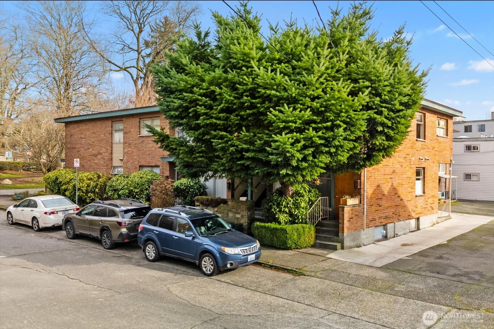 4912 Evanston Avenue N