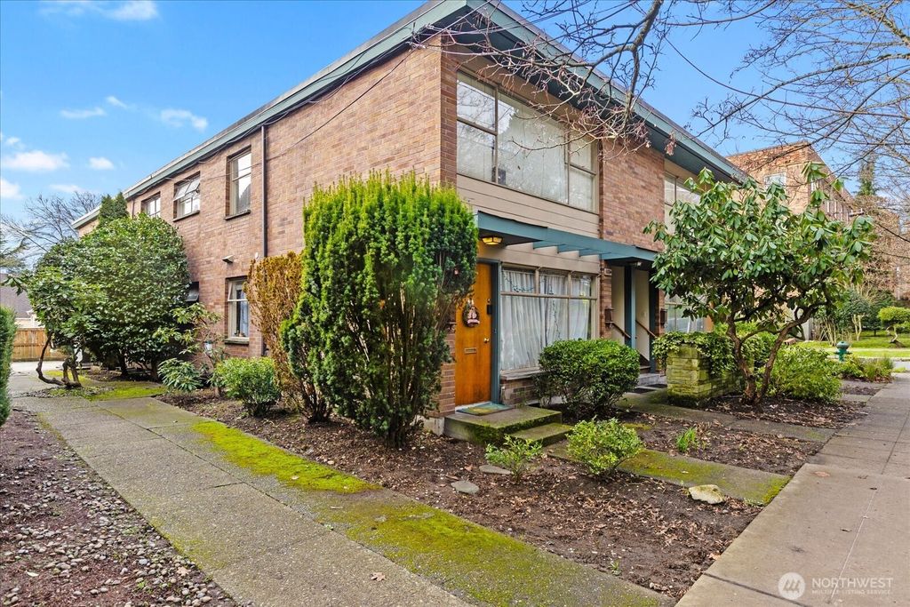 Photo of 4912 Evanston Avenue N, Seattle, WA 98103 (MLS # 2501126)