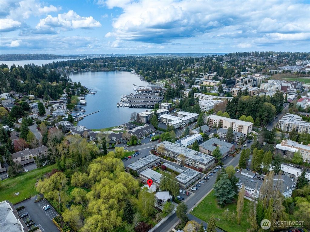Photo of 417 102nd Avenue SE, Bellevue, WA 98004 (MLS # 2362405)