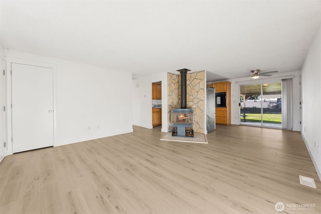 Photo of 607 22nd Avenue SE, Auburn, WA 98002 (MLS # 2446805)