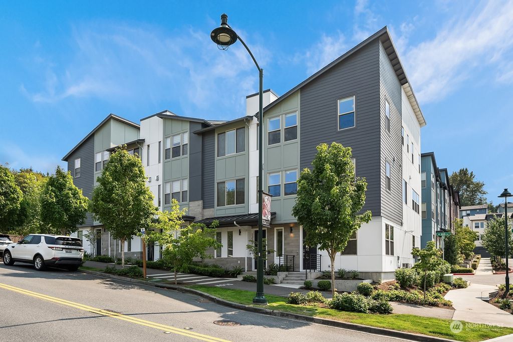 Photo of 13518 SE 66th Lane, Newcastle, WA 98059 (MLS # 2272329)