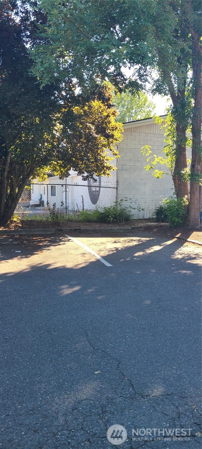 130 Corrin Avenue NW