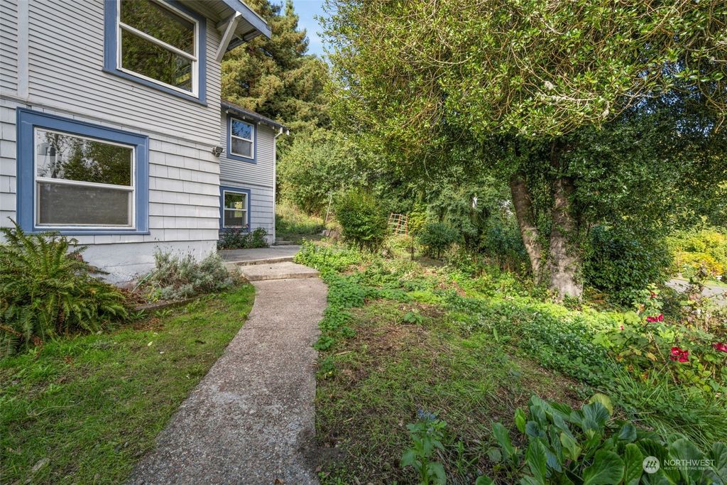 Photo of 5433 32nd Avenue SW, Seattle, WA 98126 (MLS # 2189753)