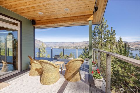 Photo of 31 Cougar Crossing Lane Ln, Chelan, WA 98816 (MLS # 2488395)