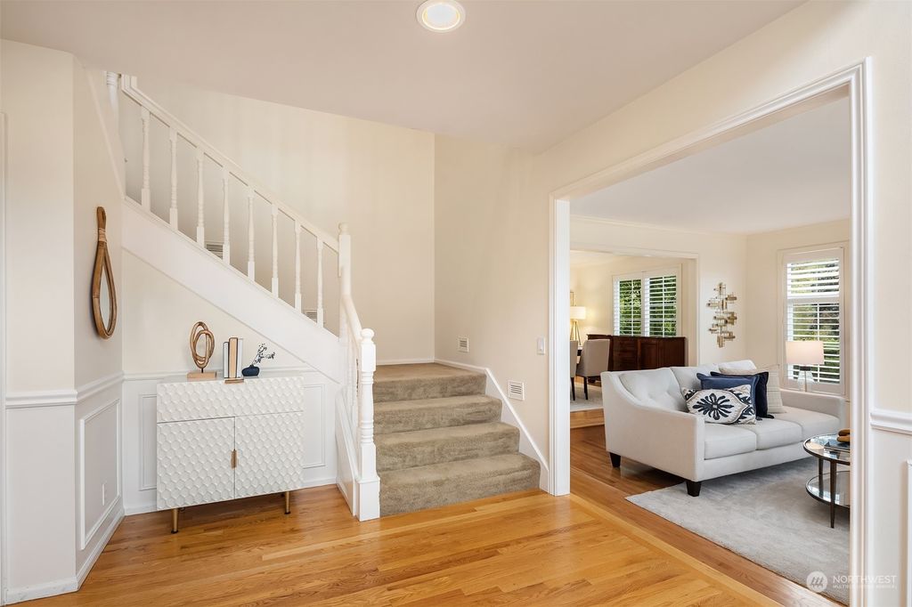 Photo of 23805 SE 45th Street, Sammamish, WA 98029 (MLS # 2168904)
