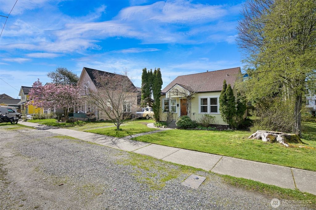 Photo of 2517 Peabody Street, Bellingham, WA 98225 (MLS # 2500704)