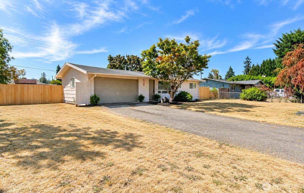 Photo of 1218 140th Street E, Tacoma, WA 98445 (MLS # 2571419)