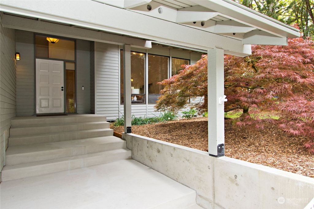 Photo of 500 Kalmia Place NW, Issaquah, WA 98027 (MLS # 2226690)