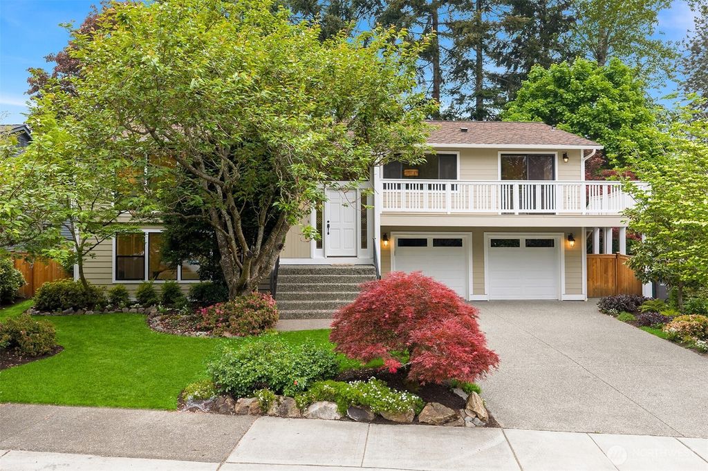 Photo of 4320 191st Avenue SE, Issaquah, WA 98027 (MLS # 2520731)