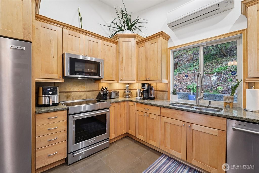 Photo of 13835 17th Avenue SW, Burien, WA 98166 (MLS # 2458189)