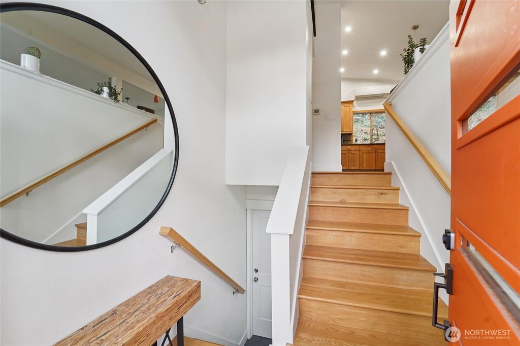 Photo of 13835 17th Avenue SW, Burien, WA 98166 (MLS # 2458189)