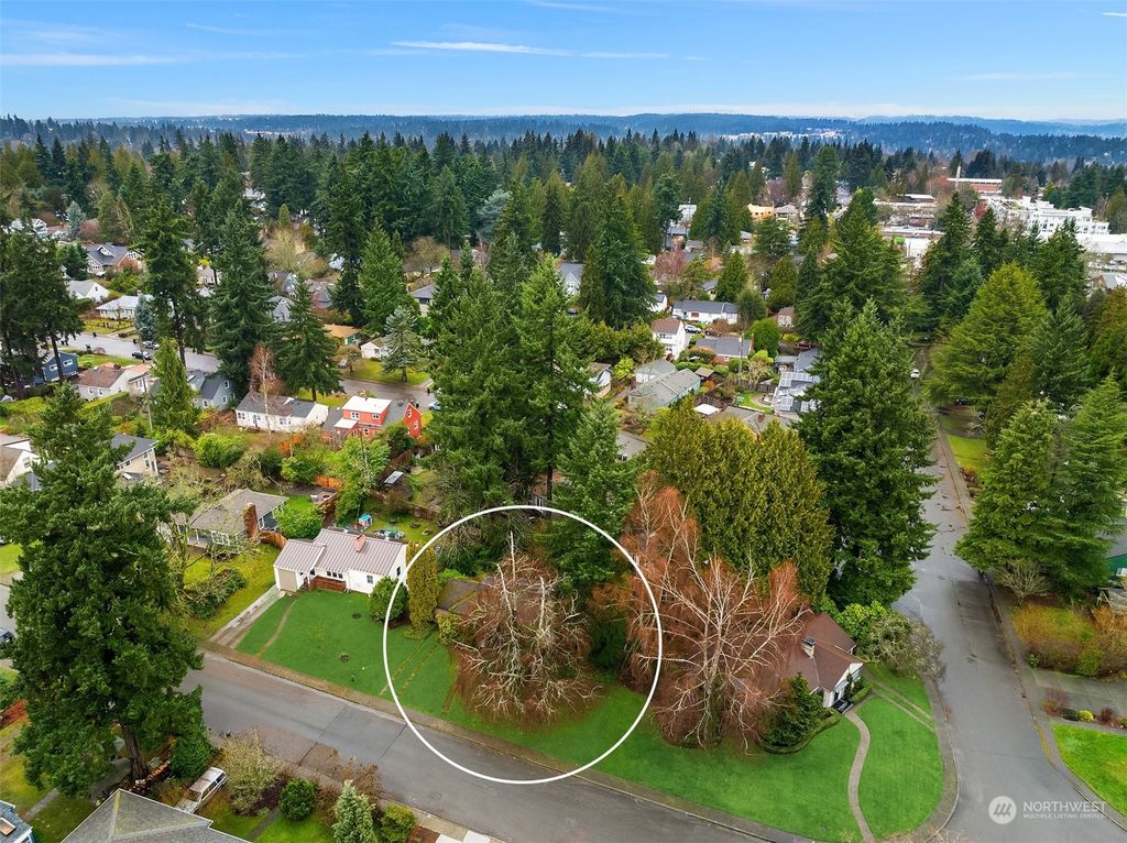 Photo of 3170 NE 81st St St, Seattle, WA 98115 (MLS # 2192587)