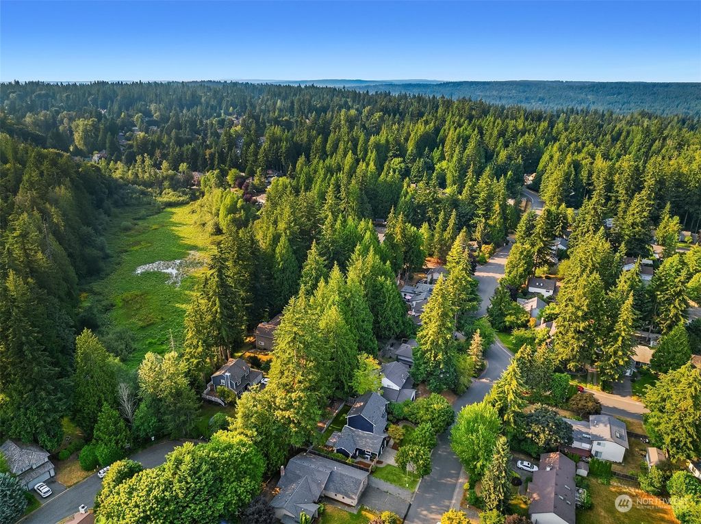 Photo of 1825 226th Place NE, Sammamish, WA 98074 (MLS # 2274818)