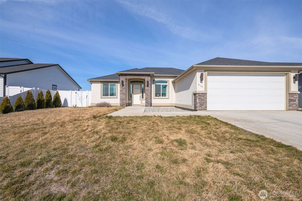 Photo of 415 SW R Street, Quincy, WA 98848 (MLS # 2489747)