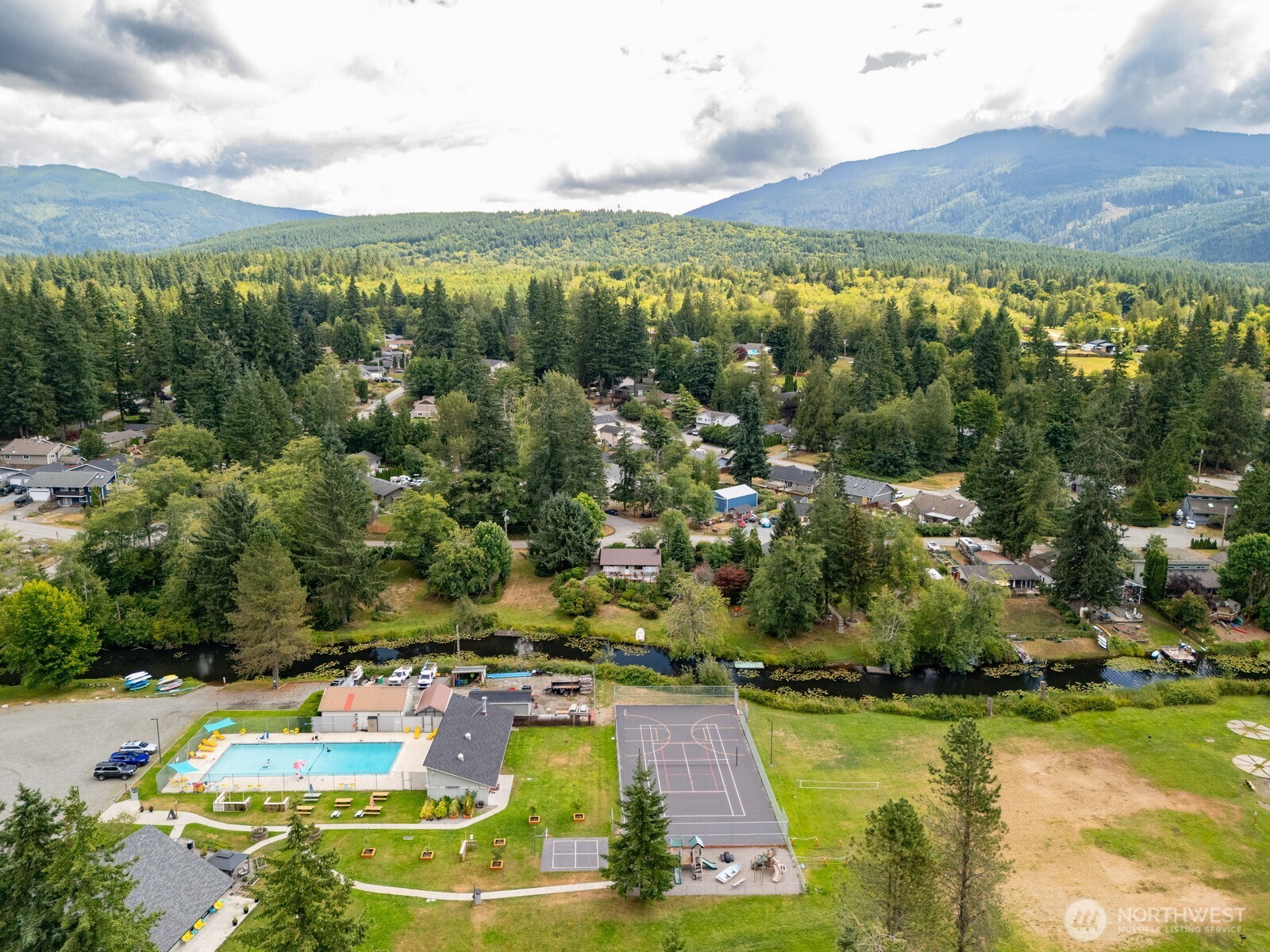 371 Lakeside Drive