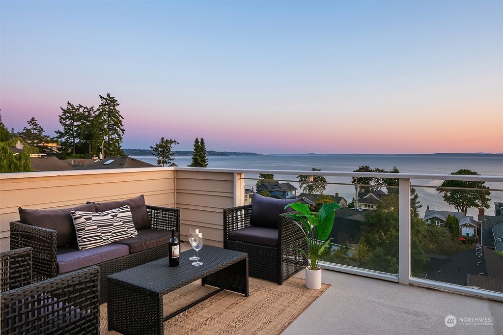 Photo of 2515 NW 192nd Place, Shoreline, WA 98177 (MLS # 2252437)