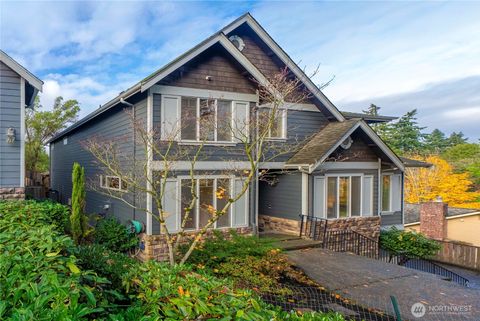 Photo of 3723 Lincoln Court NE, Renton, WA 98056 (MLS # 2465801)