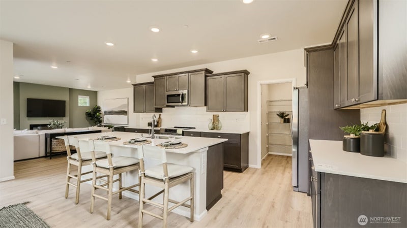 4943 Capilano Lane SW